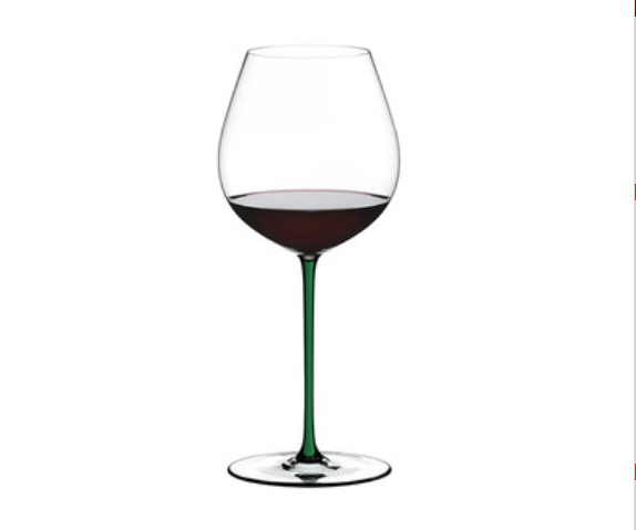 Pinot Noir with green pole
